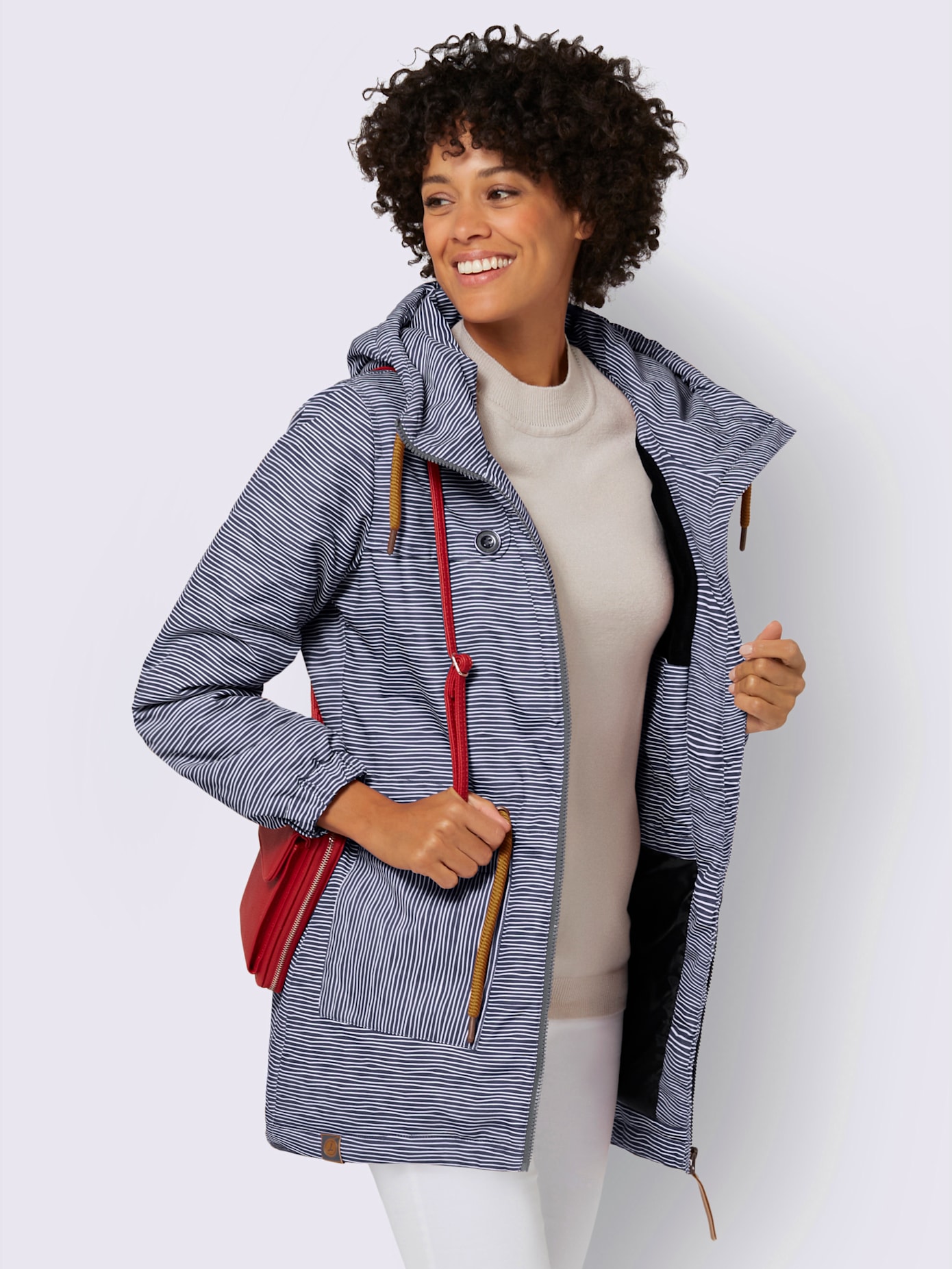 Veste capuche avec coulisse et lien à nouer
