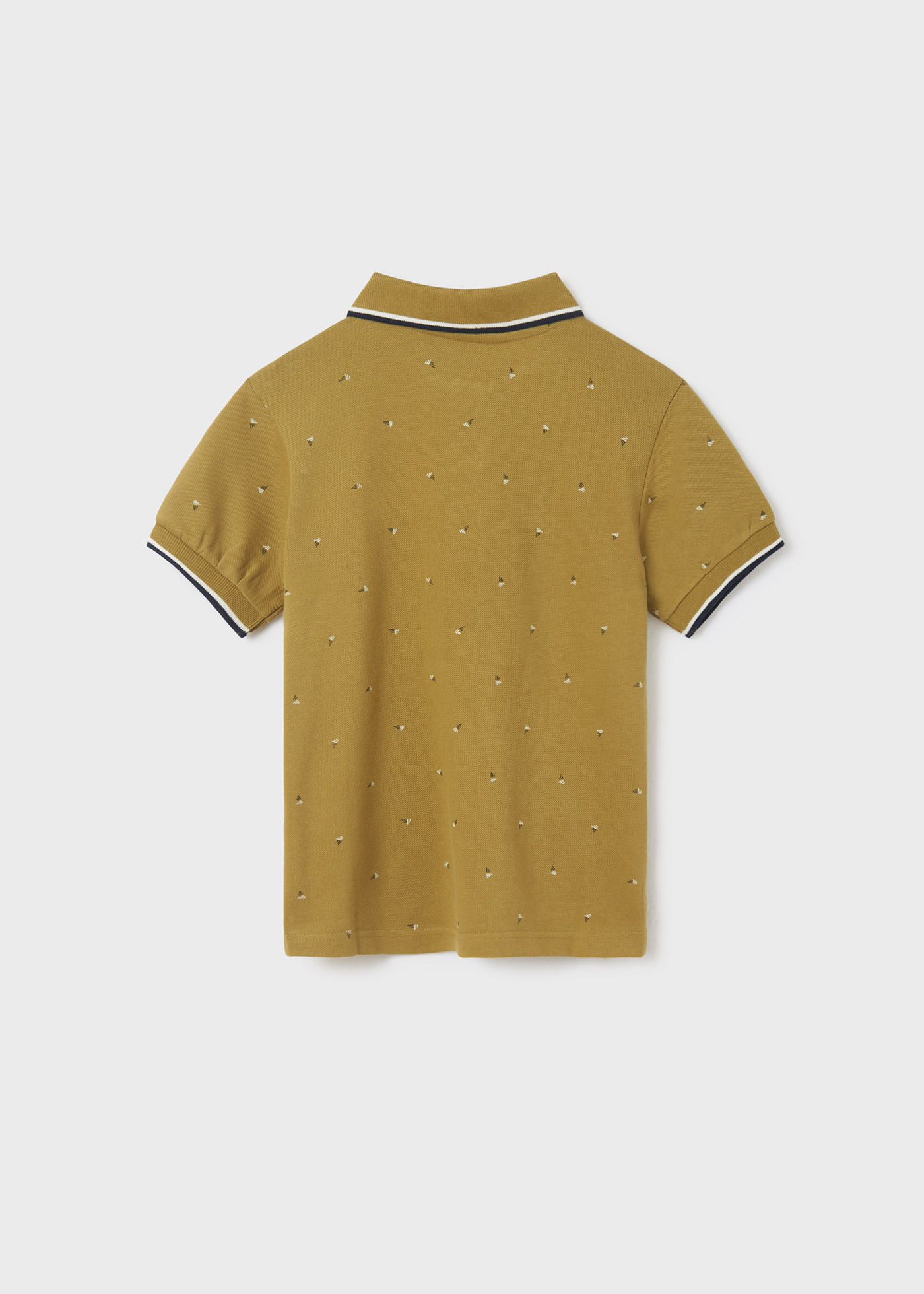 Camisa polo infantil em algodão sustentável com estampa.