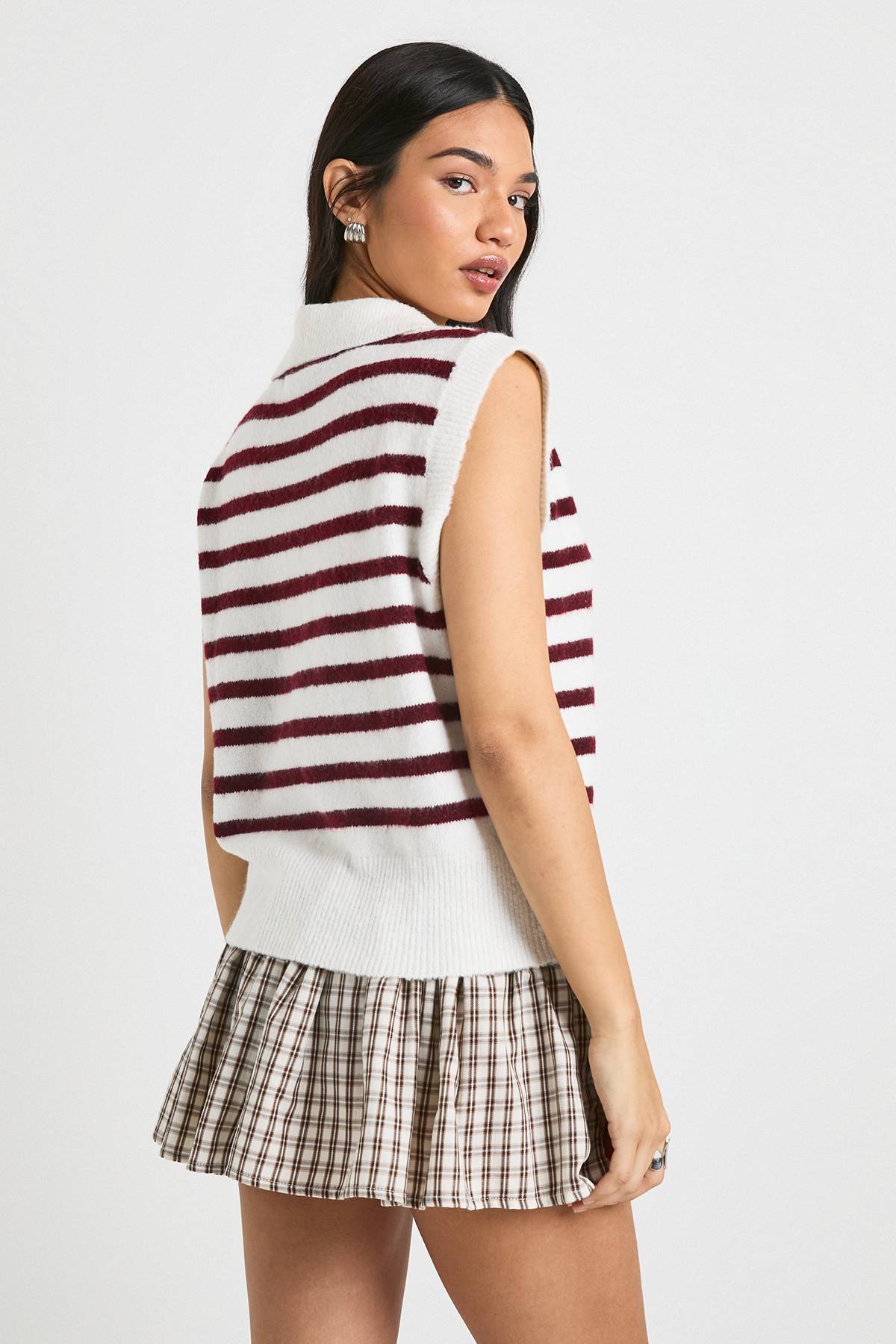 boohoo Gilet tricoté rayé à col et en V