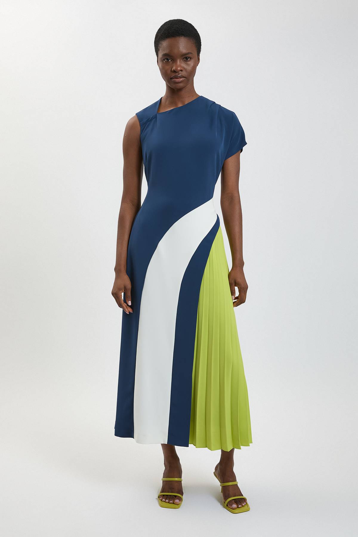 KarenMillen Robe Midi Plissée À Col Montant Et Blocs De Couleur Ajustée Douce Petite