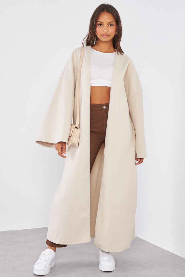 Manteau beige à manches amples