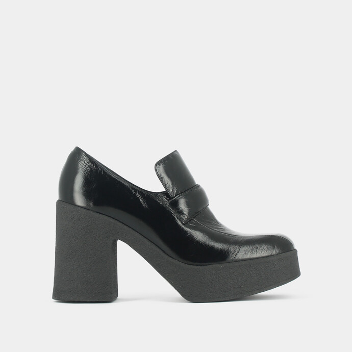 Mocassins à plateformes et bouts carrés  en cuir brillant noir