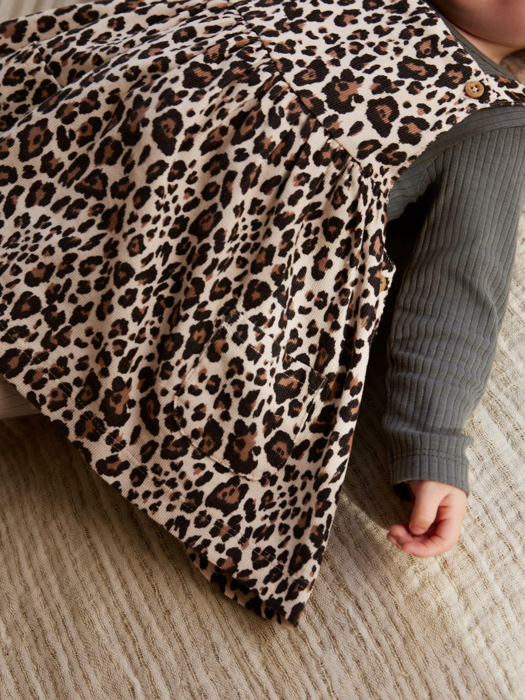 Antraciet met luipaardprint - Set van corduroy pinafore, bodysuit met lange mouwen en maillot voor baby's (0mnd-2jr)