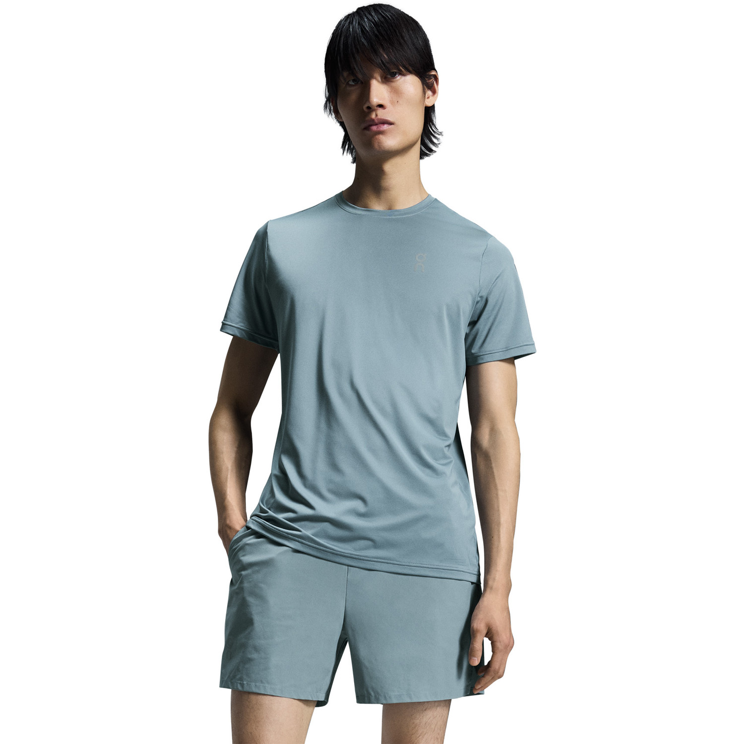 On Essential Shorts Heren