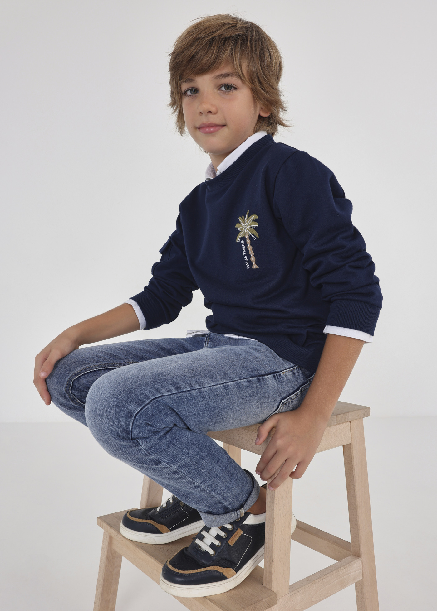 Calça jeans slim fit feita com algodão sustentável para meninos
