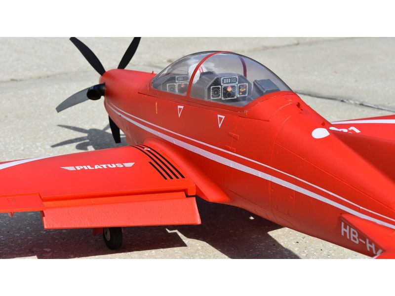 FMS Motorflugzeug Pilatus PC-21 1100 mm PNP Tiefdecker Flugmodell mit Einzeihfahrwerk