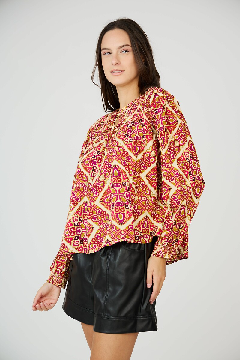 ATÉ BREVE<br>Blusa com decote em V