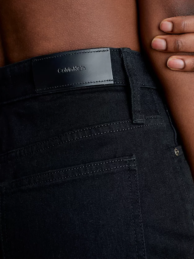 Calça jeans reta de cintura alta
