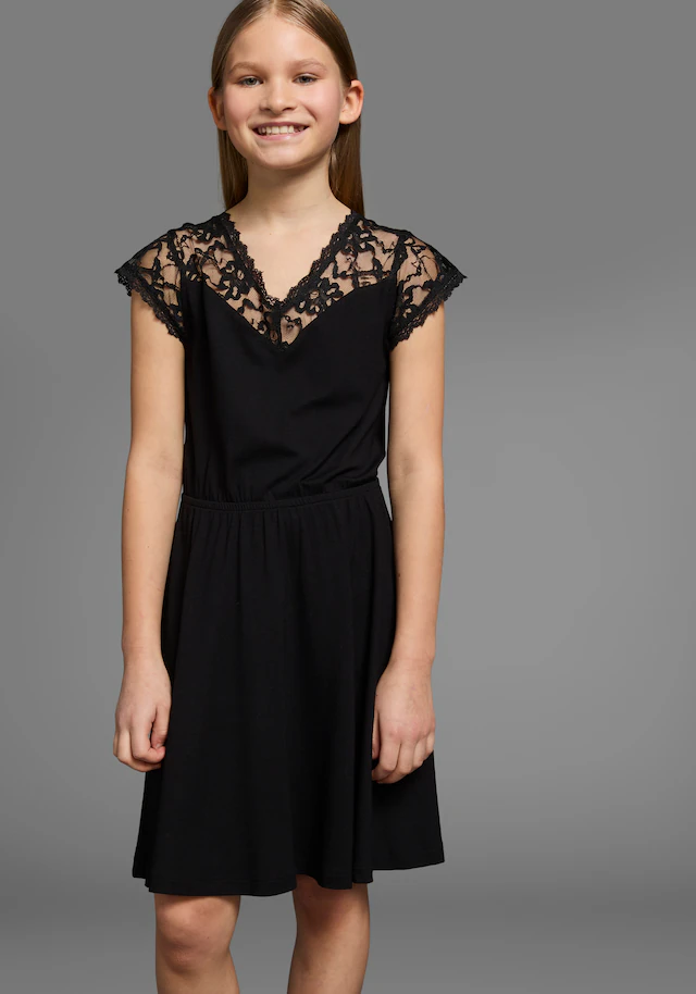 KIDSWORLD Jerseykleid »Viskose-Kleid mit Spitze« Schöne Spitzen-Ausschitt