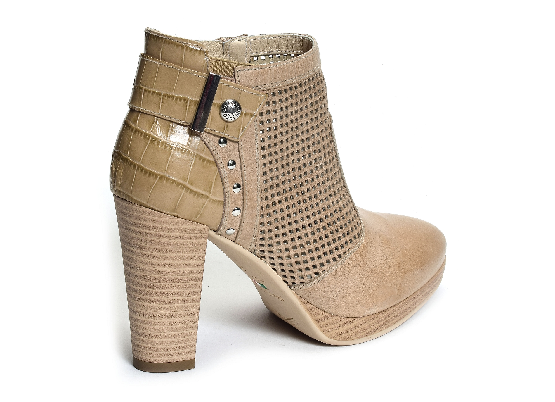 17860 beige
