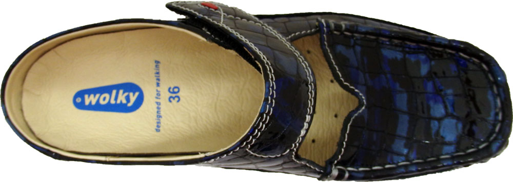 Wolky Pantoffel Roll Slipper Lackleder croco blue