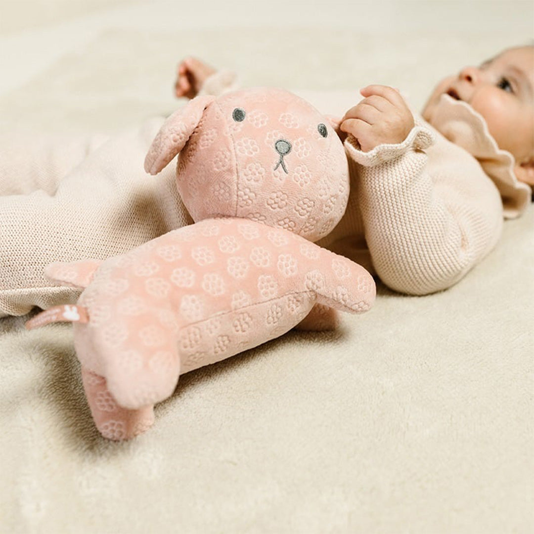 nijntje knuffelhond snuffie - pink flower - 25 cm
