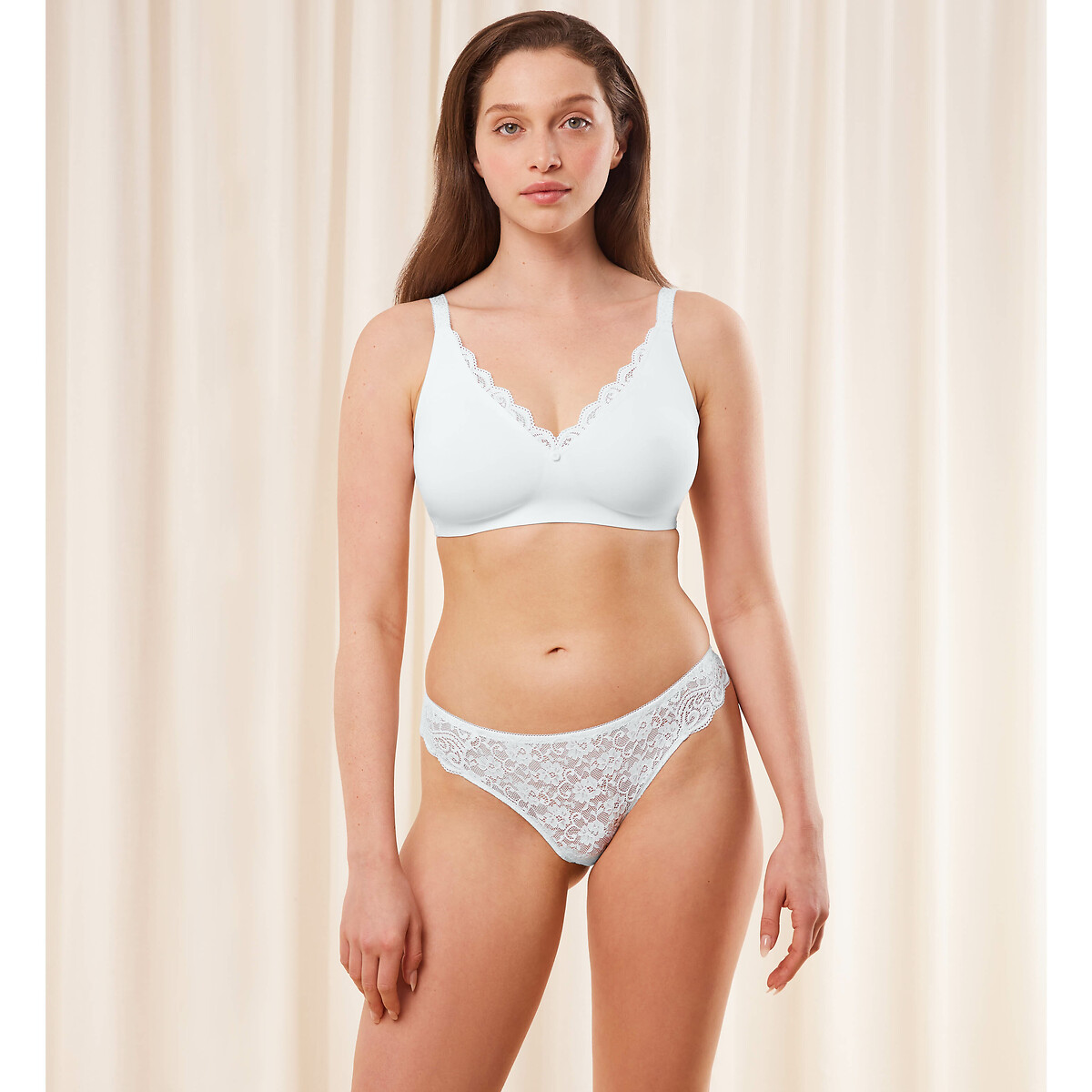 TRIUMPH<br>Sutiã minimizador sem aro Amourette