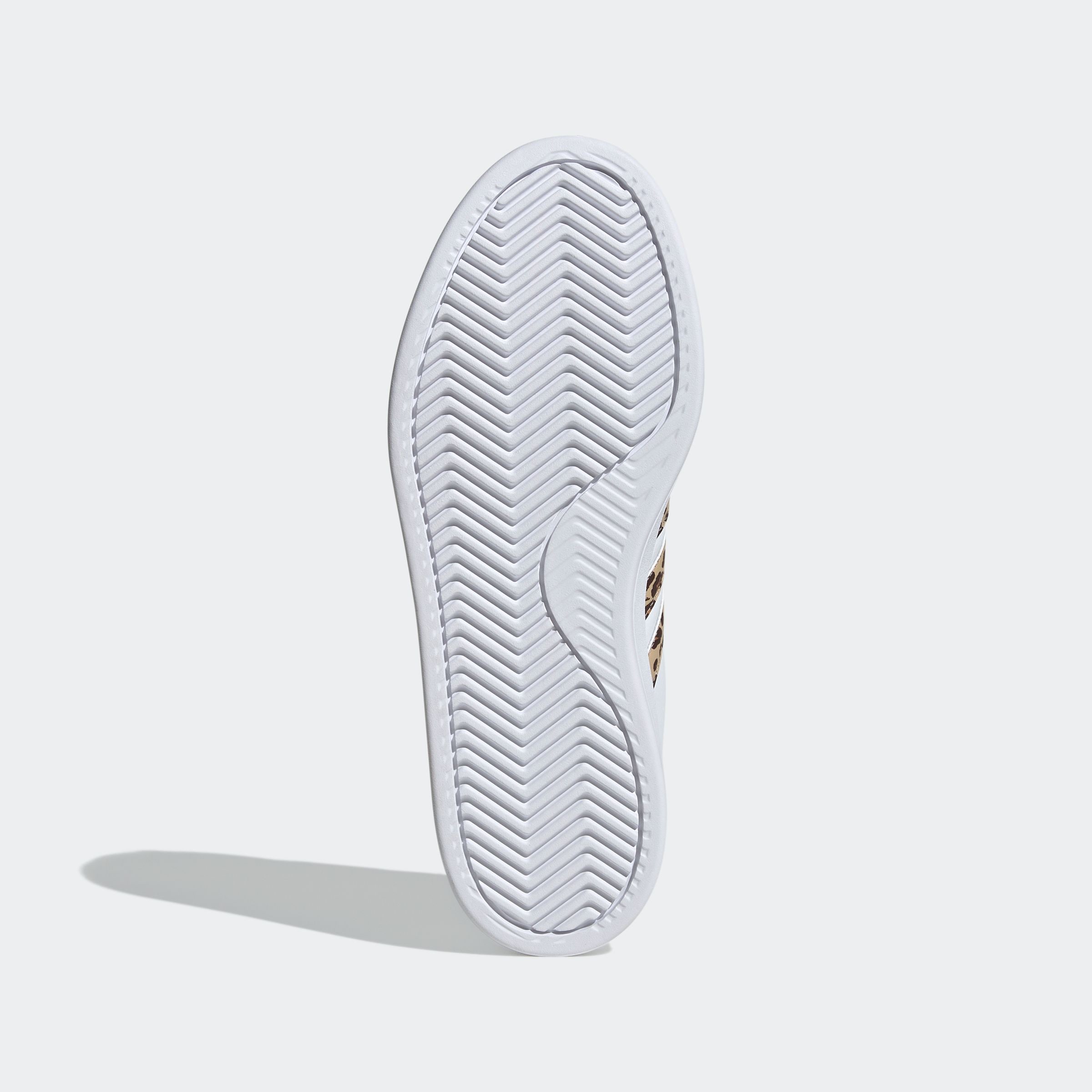 adidas Sportswear Sneaker »GRAND COURT 2.0«  mit Leo Print, Design auf den Spuren des adidas Superstar