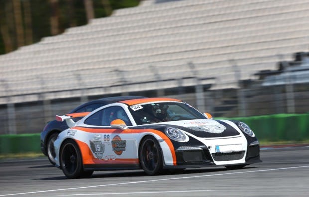 Renntaxi Porsche 911 GT3 fahren auf dem Lausitzring als Geschenkidee