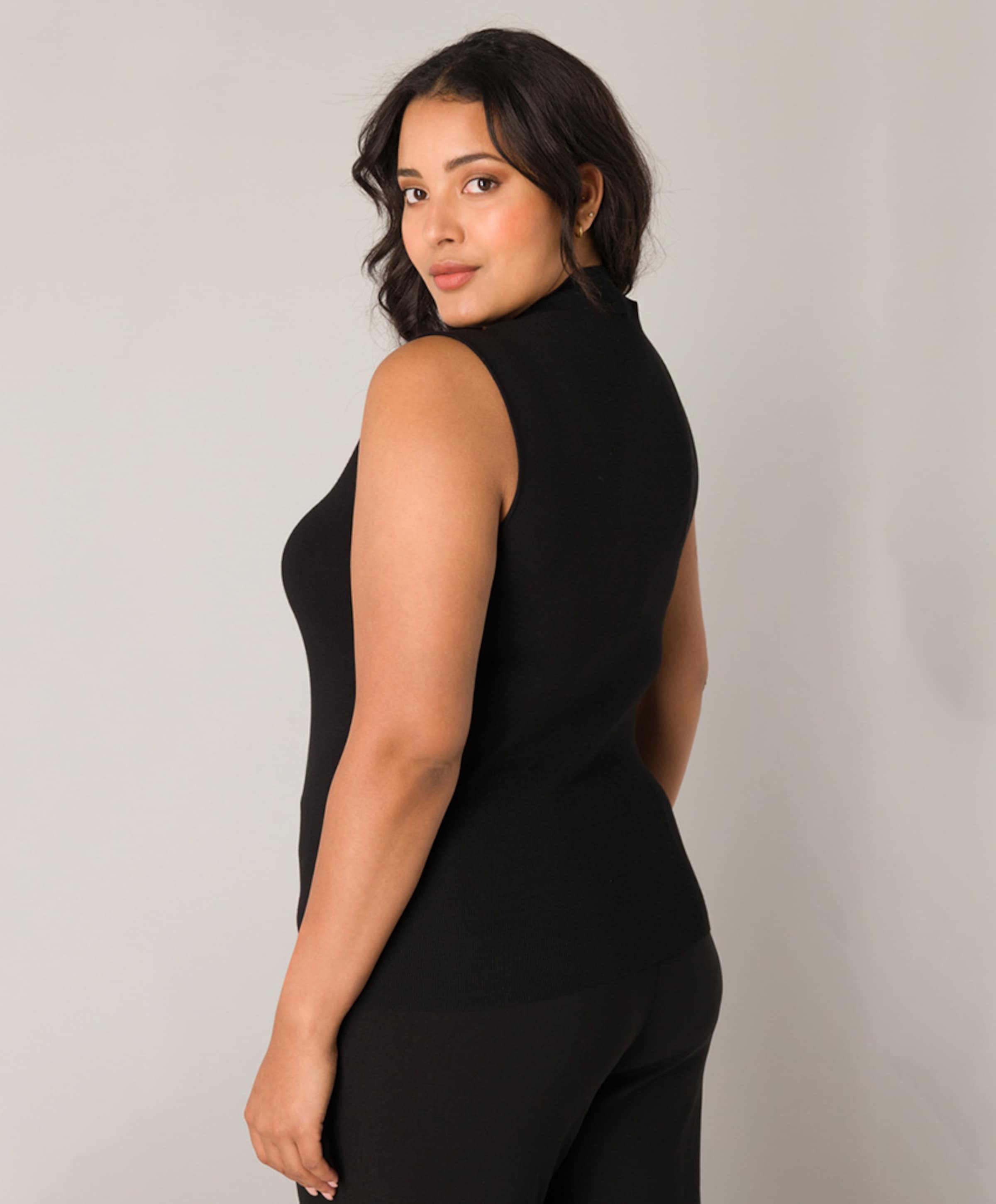Base Level Curvy Dames top zwart