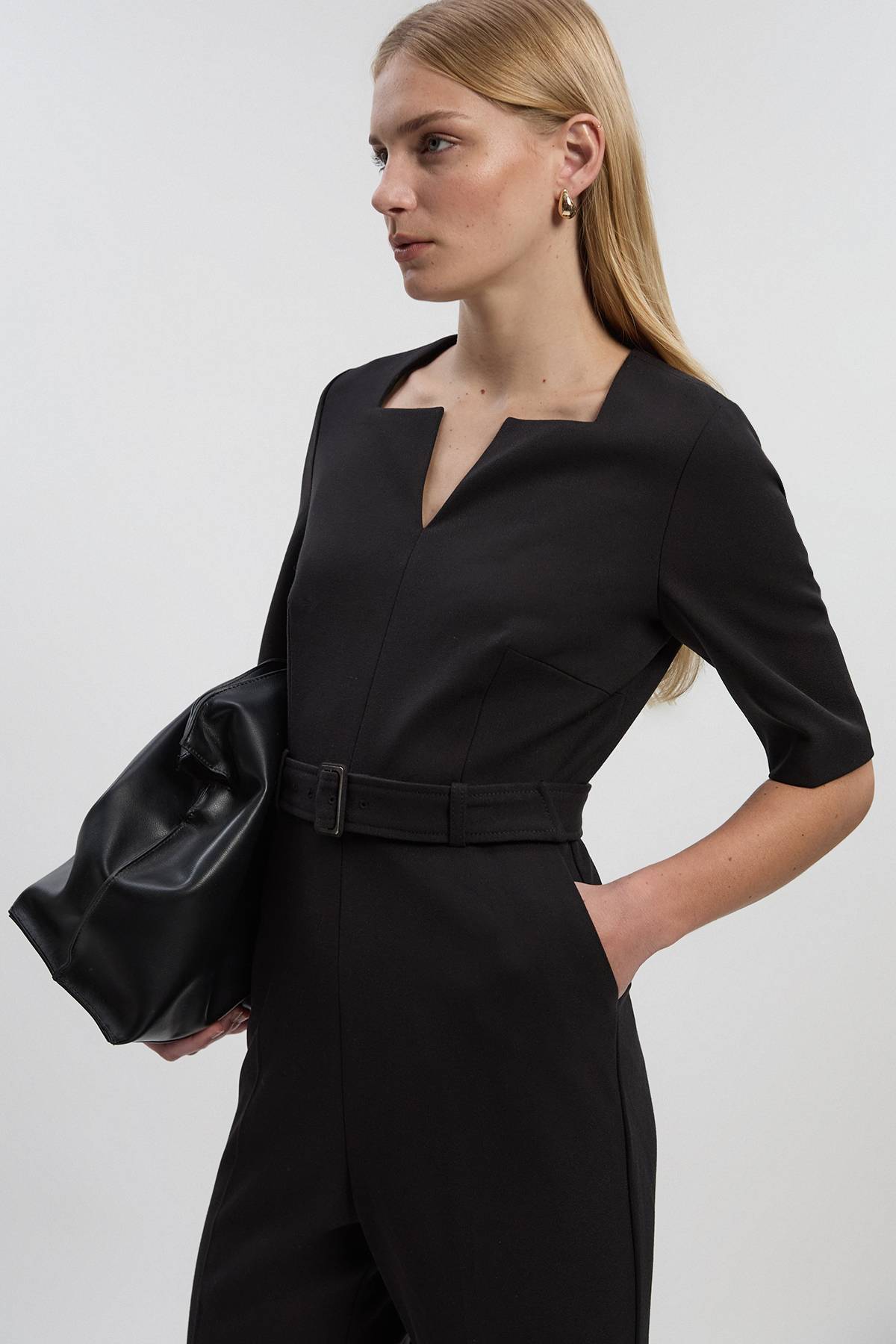 KarenMillen Combinaison Tailleur Structurée en Crêpe Forever à Col Cranté avec Ceinture