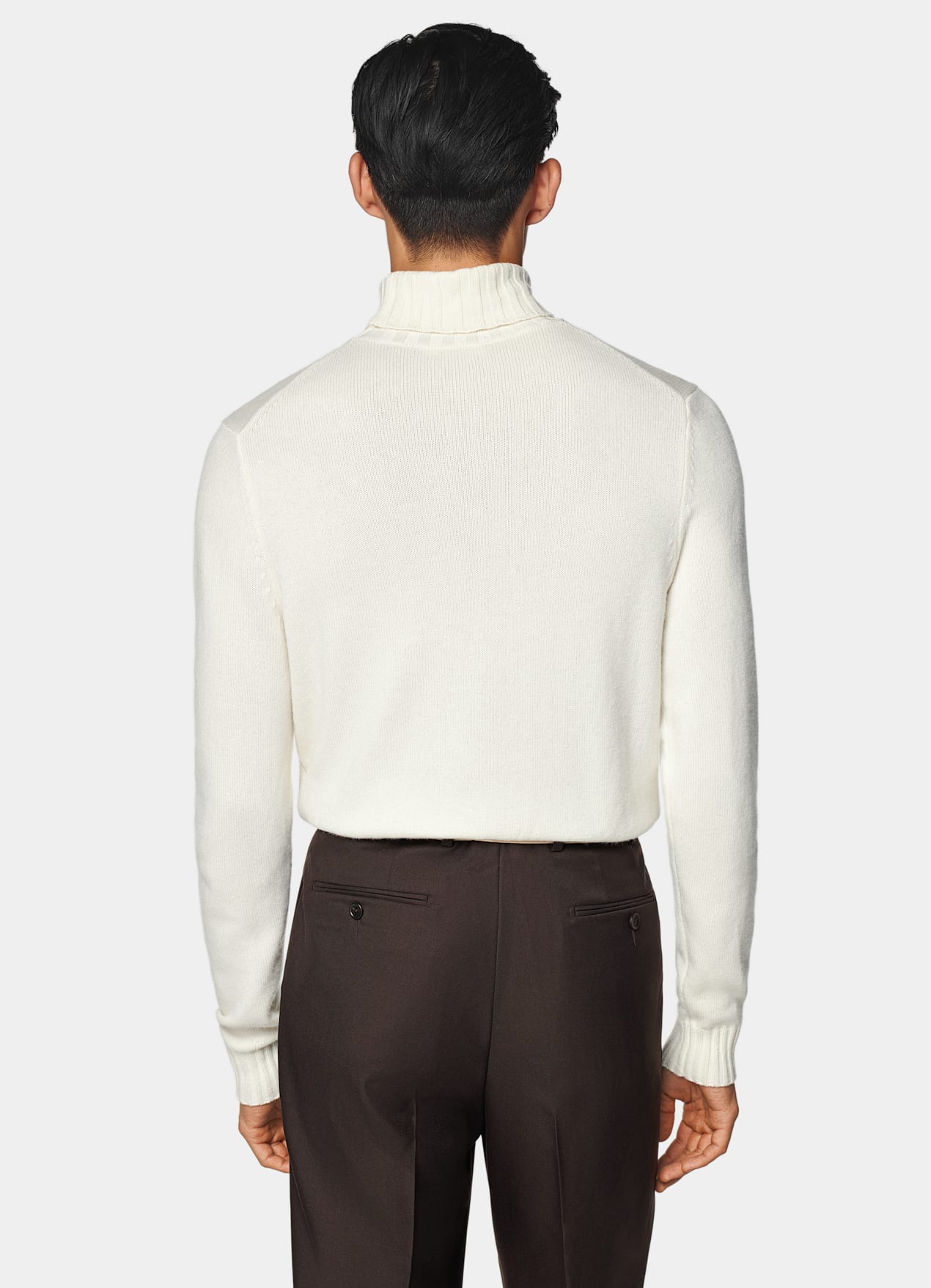 Col roulé blanc cassé
