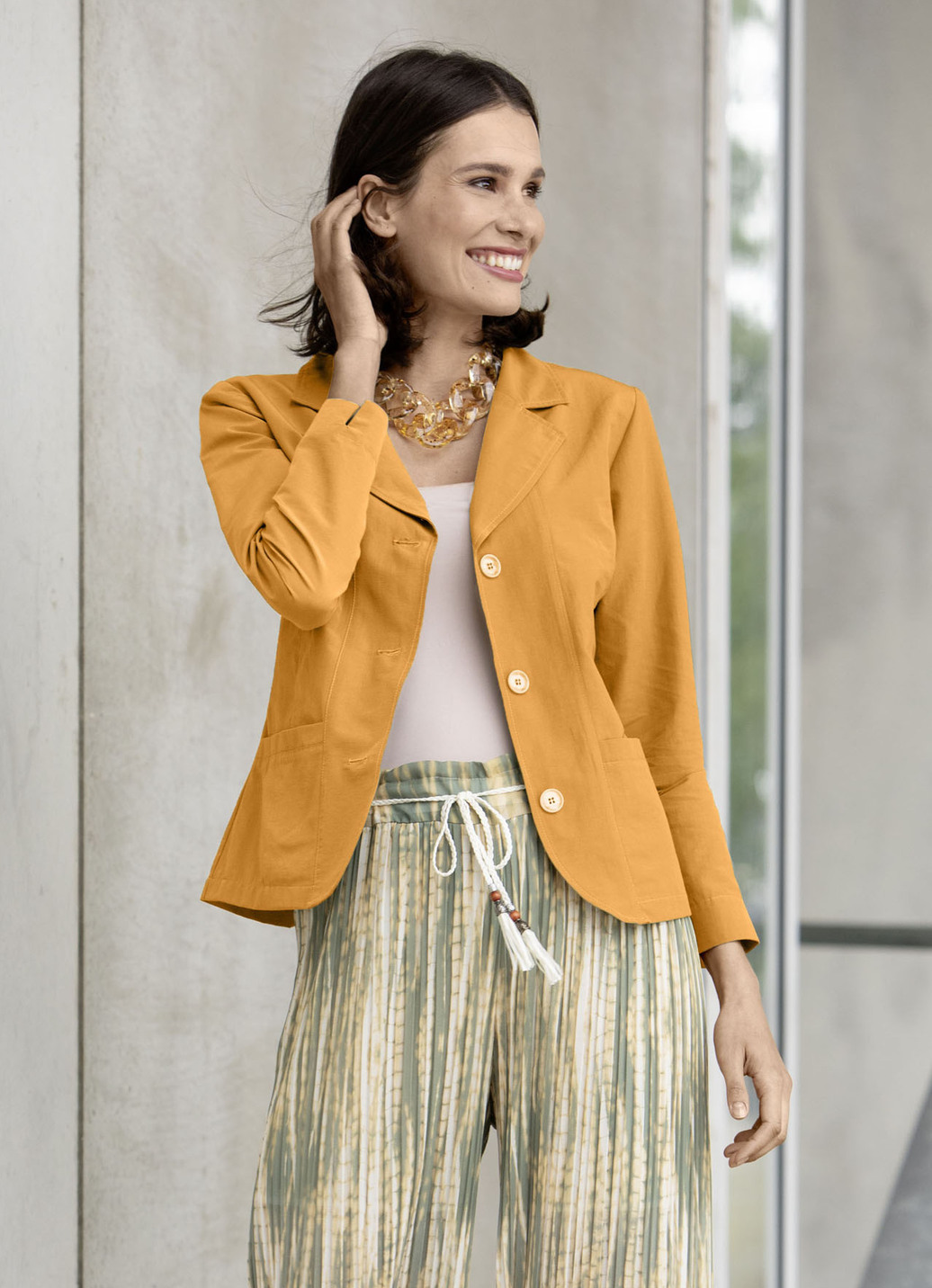 Blusenjacke mit Schulterpolster