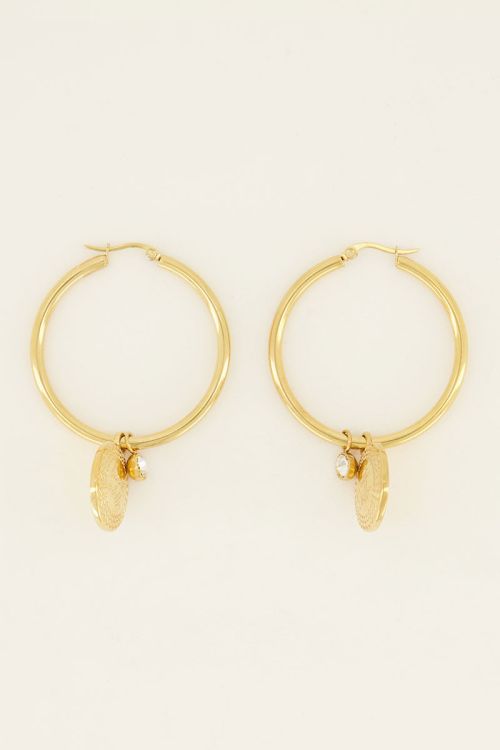 Oorringen met endless love charm