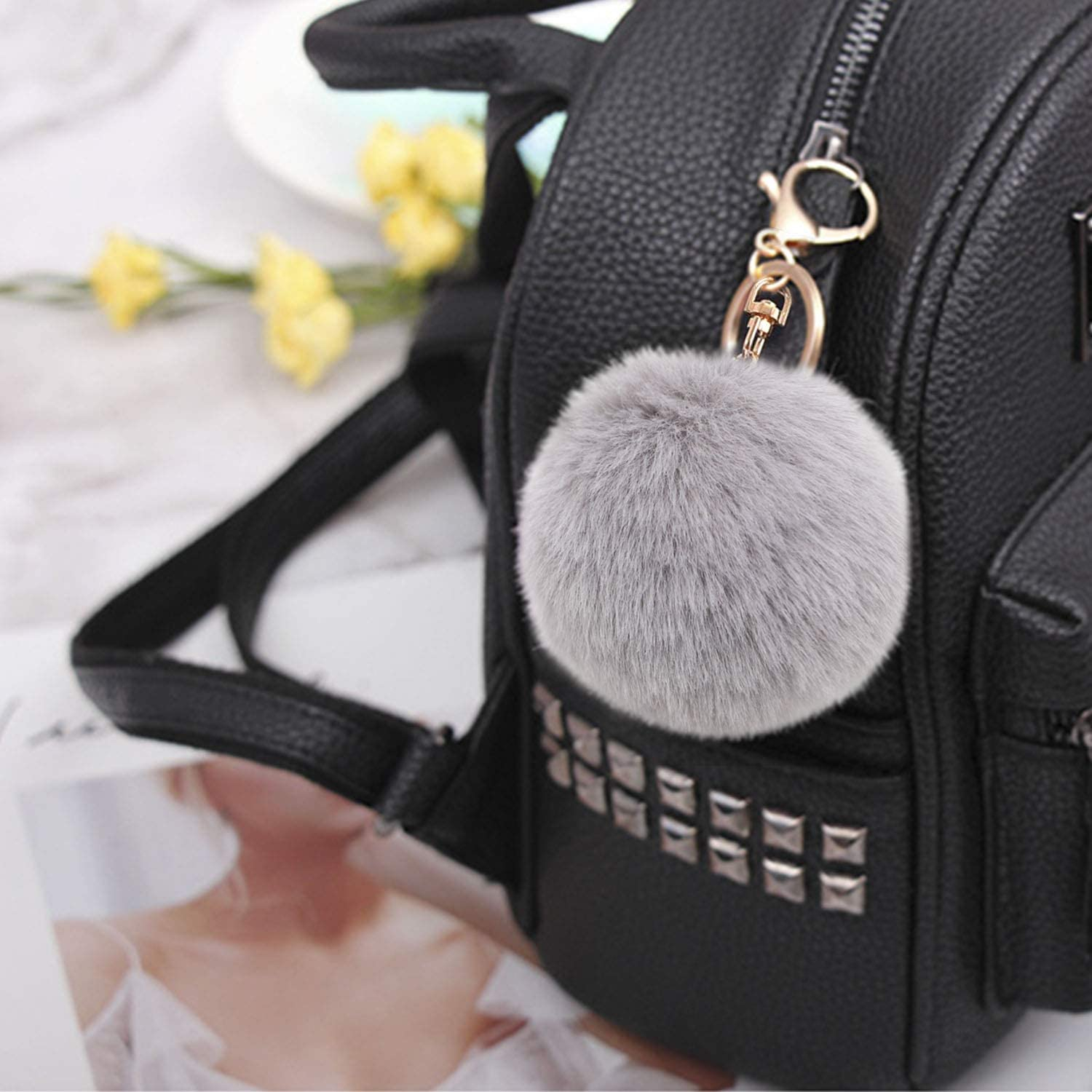 Pompom Schlüsselanhänger Handtaschen Accessoire mit Spaltring   Trigger Verschluss - Grau / Gold