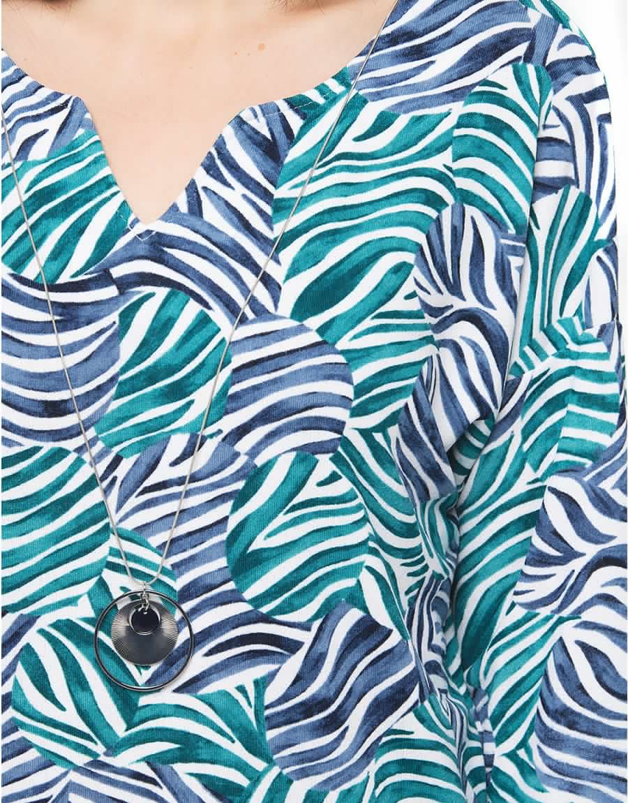 T-shirt bleu et vert