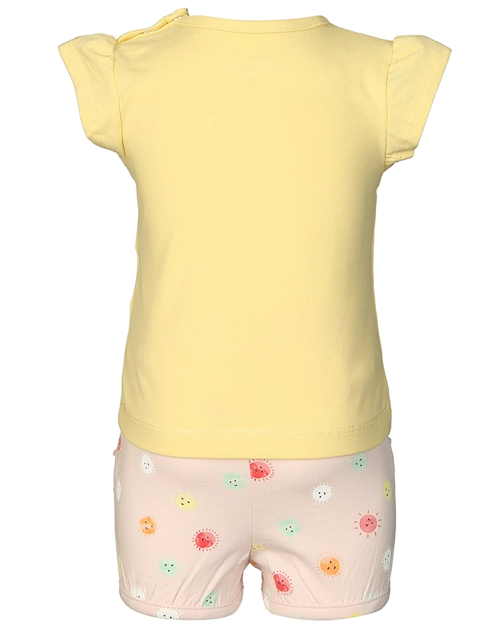 T-Shirt NBFJASMIN mit Shorts in pastellgelb/rosa