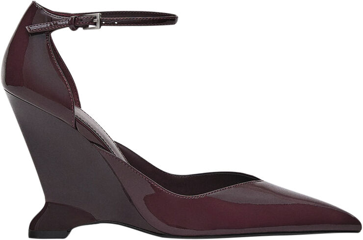 MANGO SHOES. -- SATUR 78