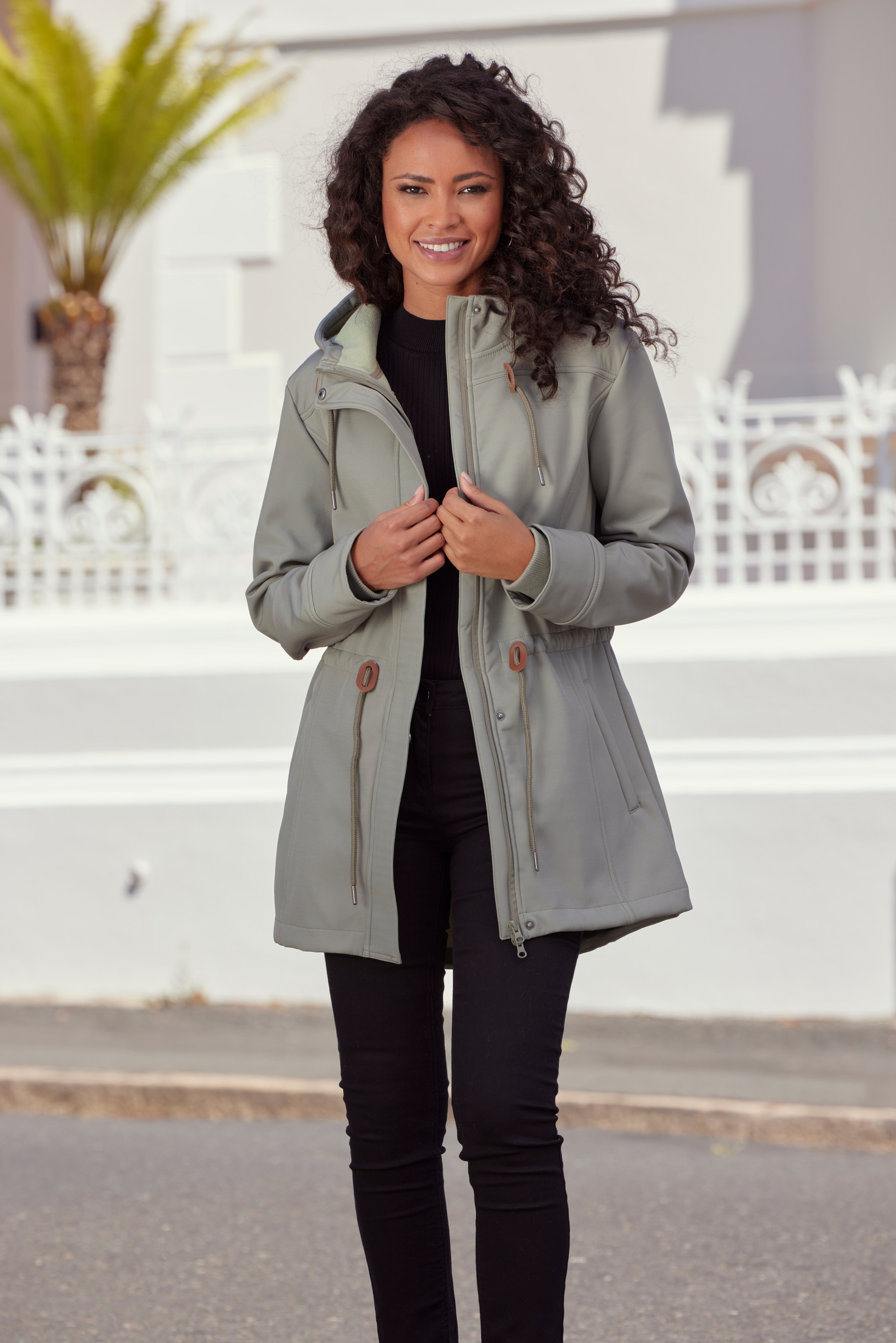 Vivance active Softshelljacke mit Kapuze mit Kordelzug an der Taille