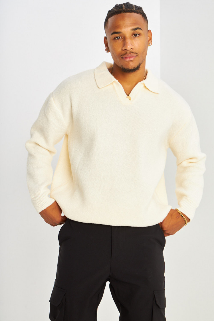Pull beige ample à col à rabats
