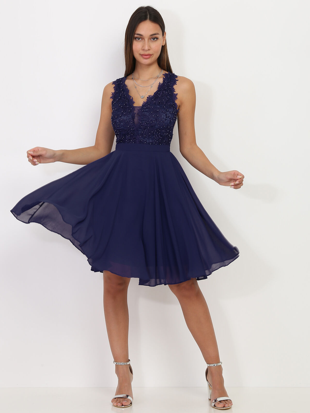 Robe patineuse à broderie et perles- Bleu marine