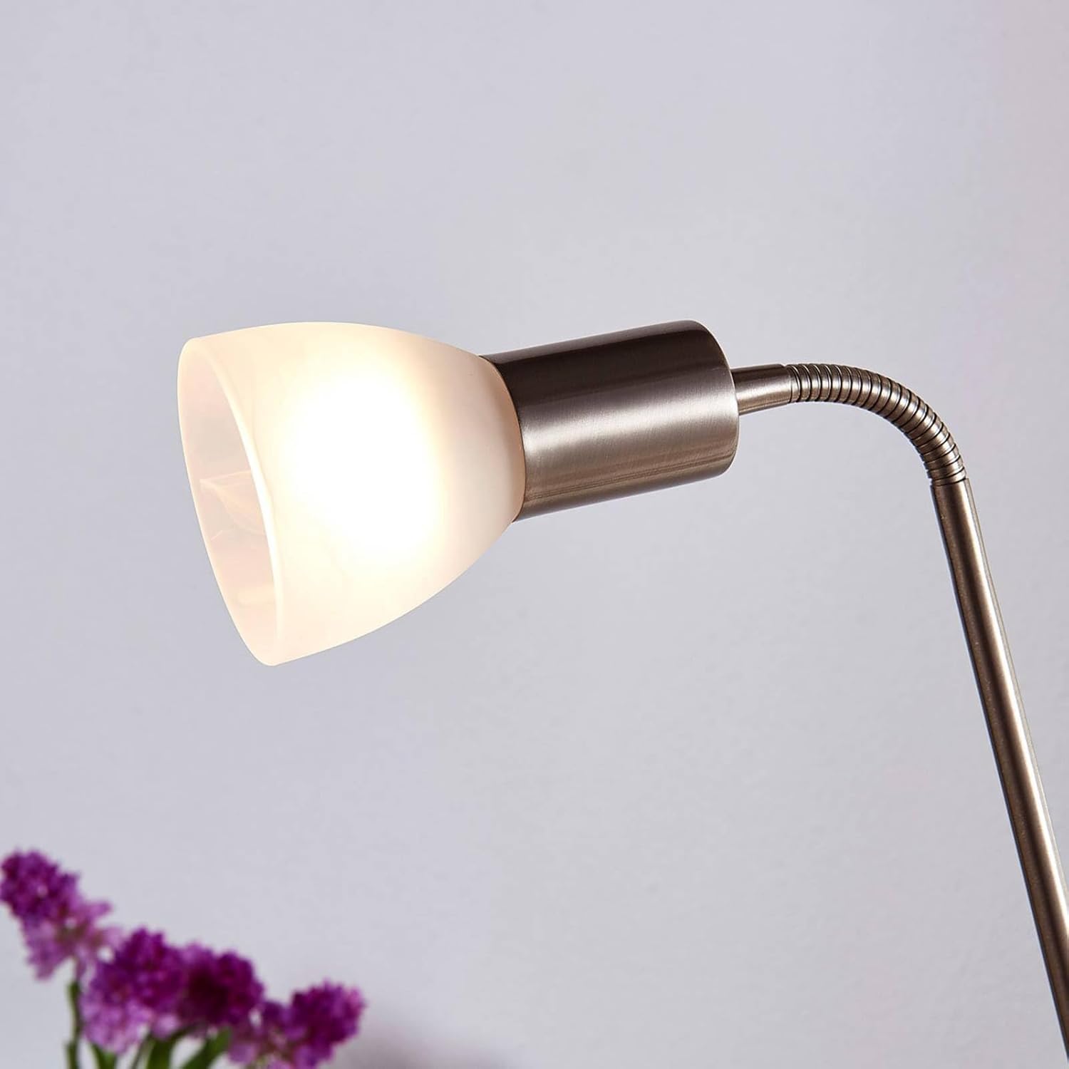 Lindby Stehlampe, Deckenfluter verstellbarer Lesearm Standleuchte Glas Metall 2x E27 max. 15W und 1x E14 10W ohne Leuchtmittel Standlampe
