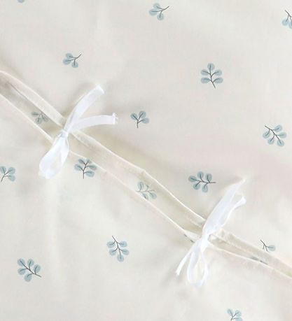Nørgaard Madsens Bettwäsche - Junior - Weiß m. Blaue Blumen