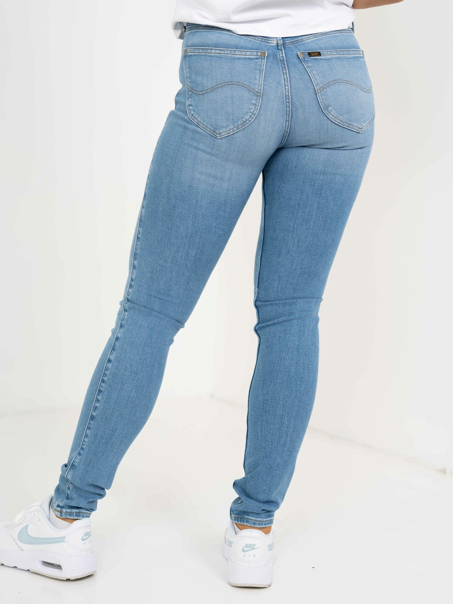 Scarlett Skinny High