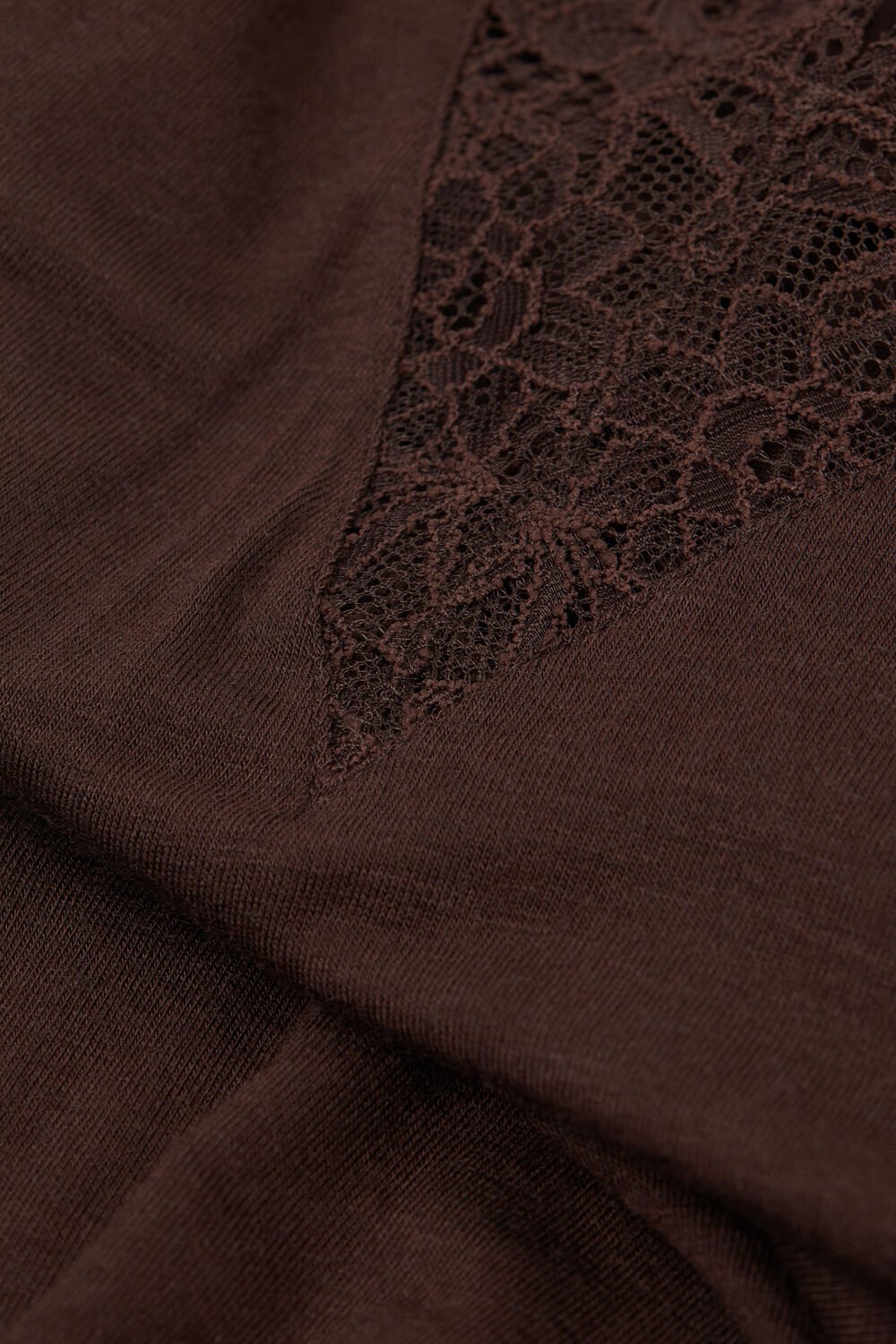 Camisa de manga comprida ultraleve em cashmere com detalhes em renda.