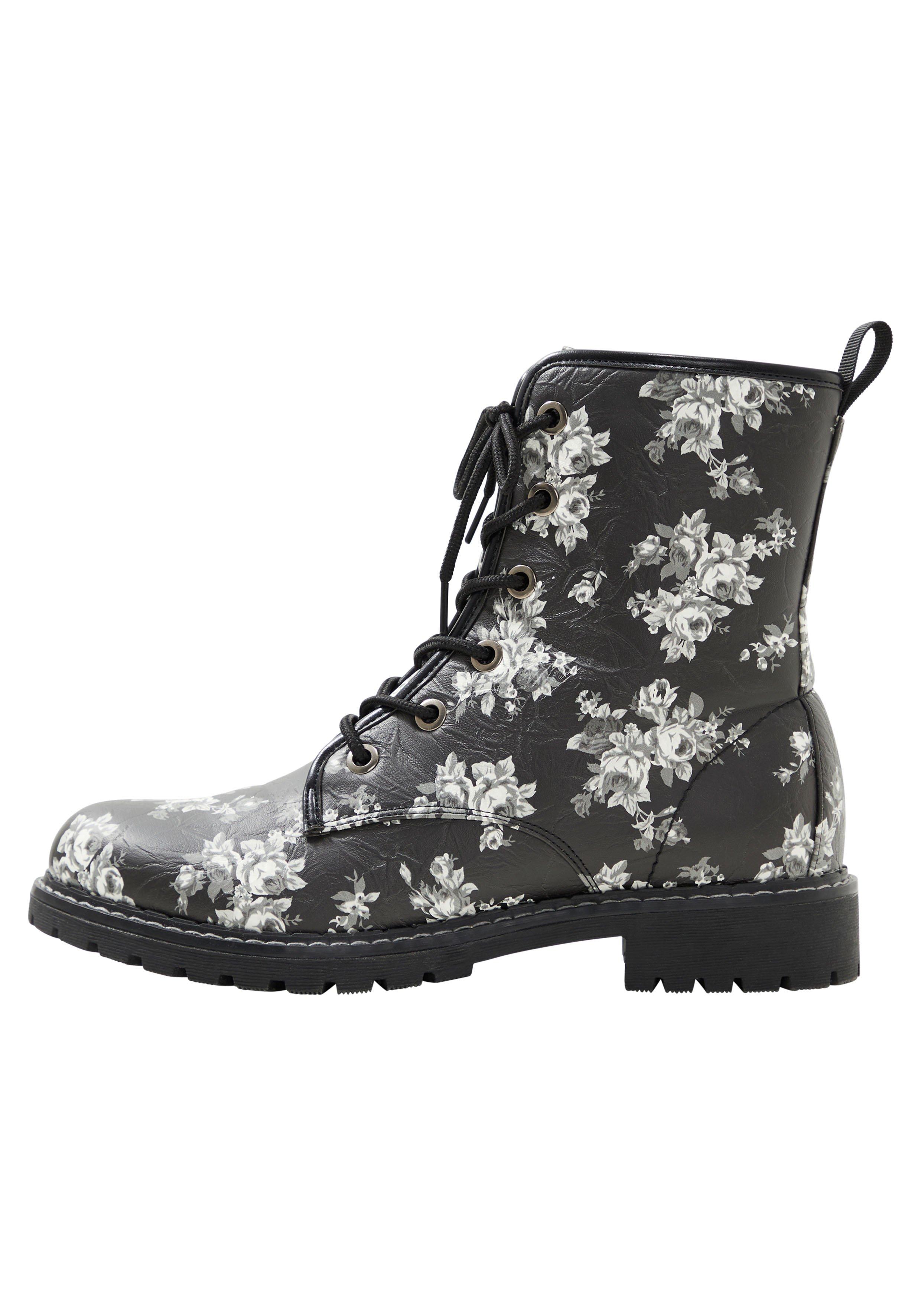 Schnürboots in Crinkle-Optik