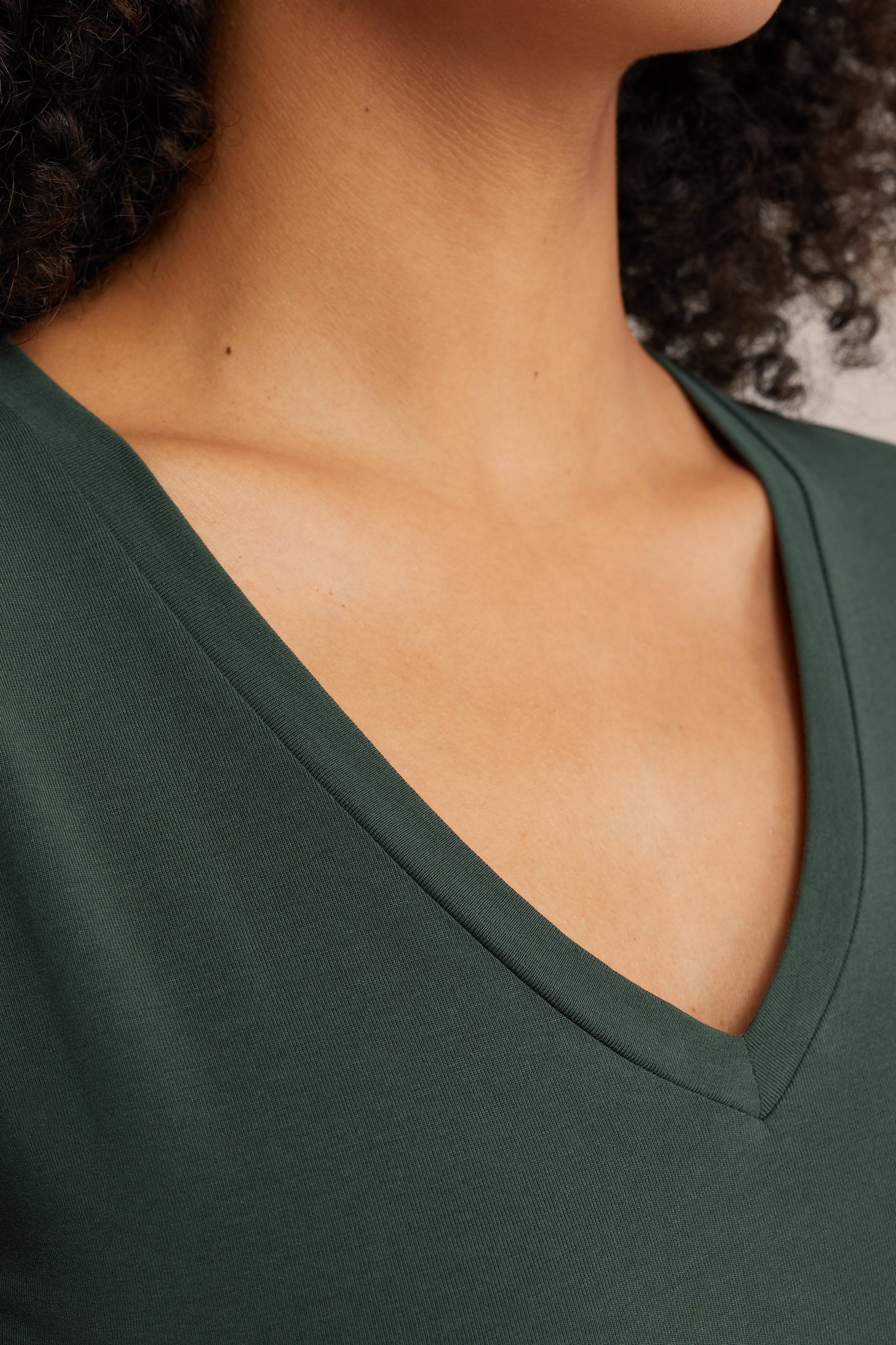 T-shirt met V-hals WE Fashion Legergroen