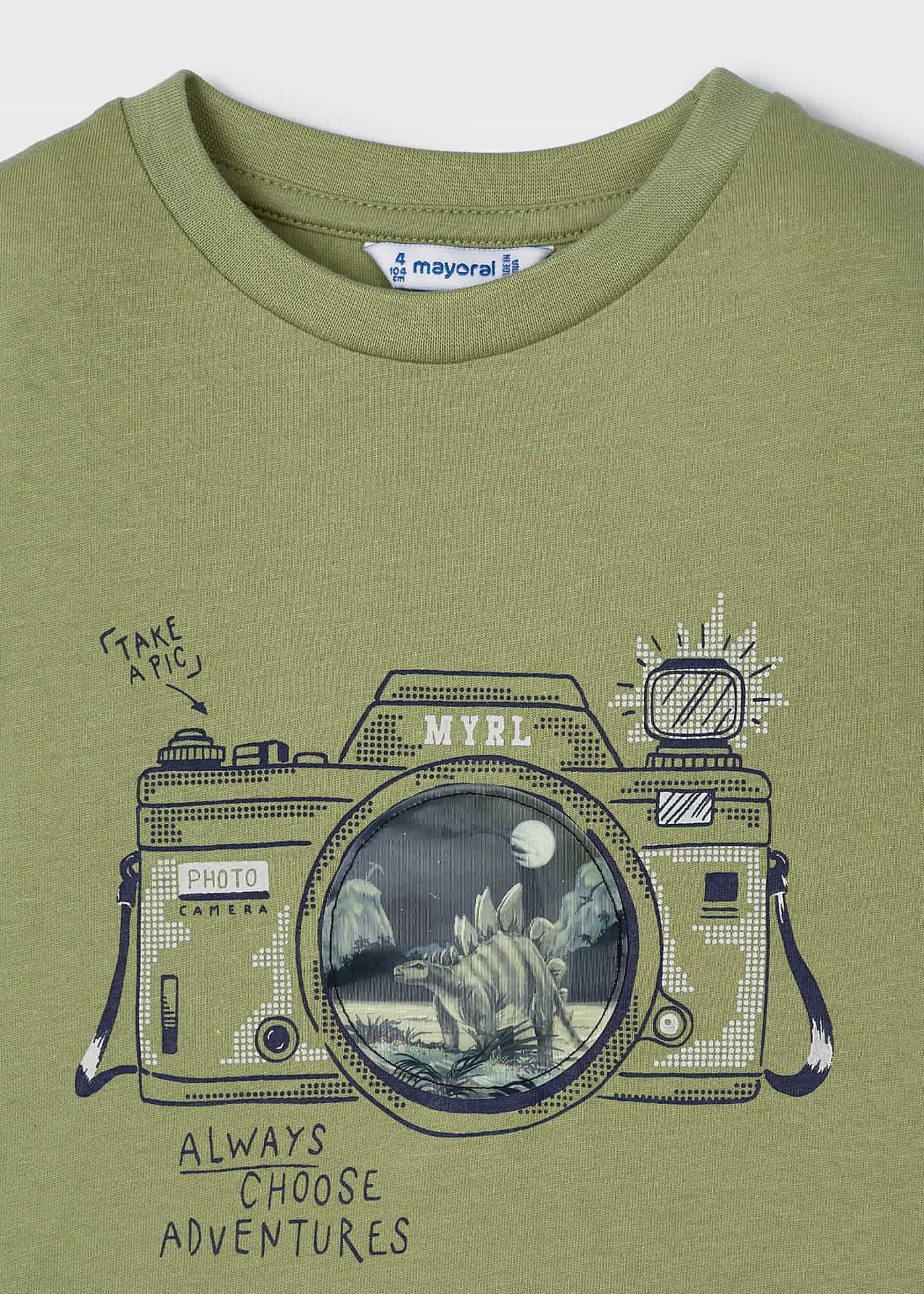 Camiseta de manga curta com estampa interativa para meninos