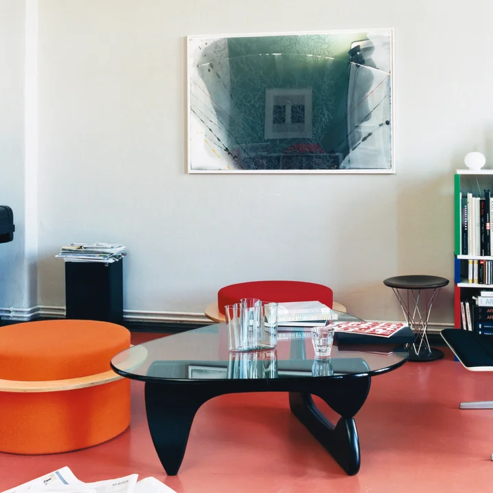 Vitra - Coffee Table, Nussbaum