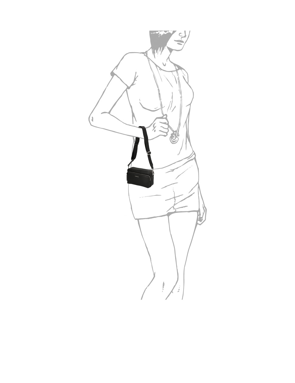 CK MUST CAMERA BAG W/PCKT LG