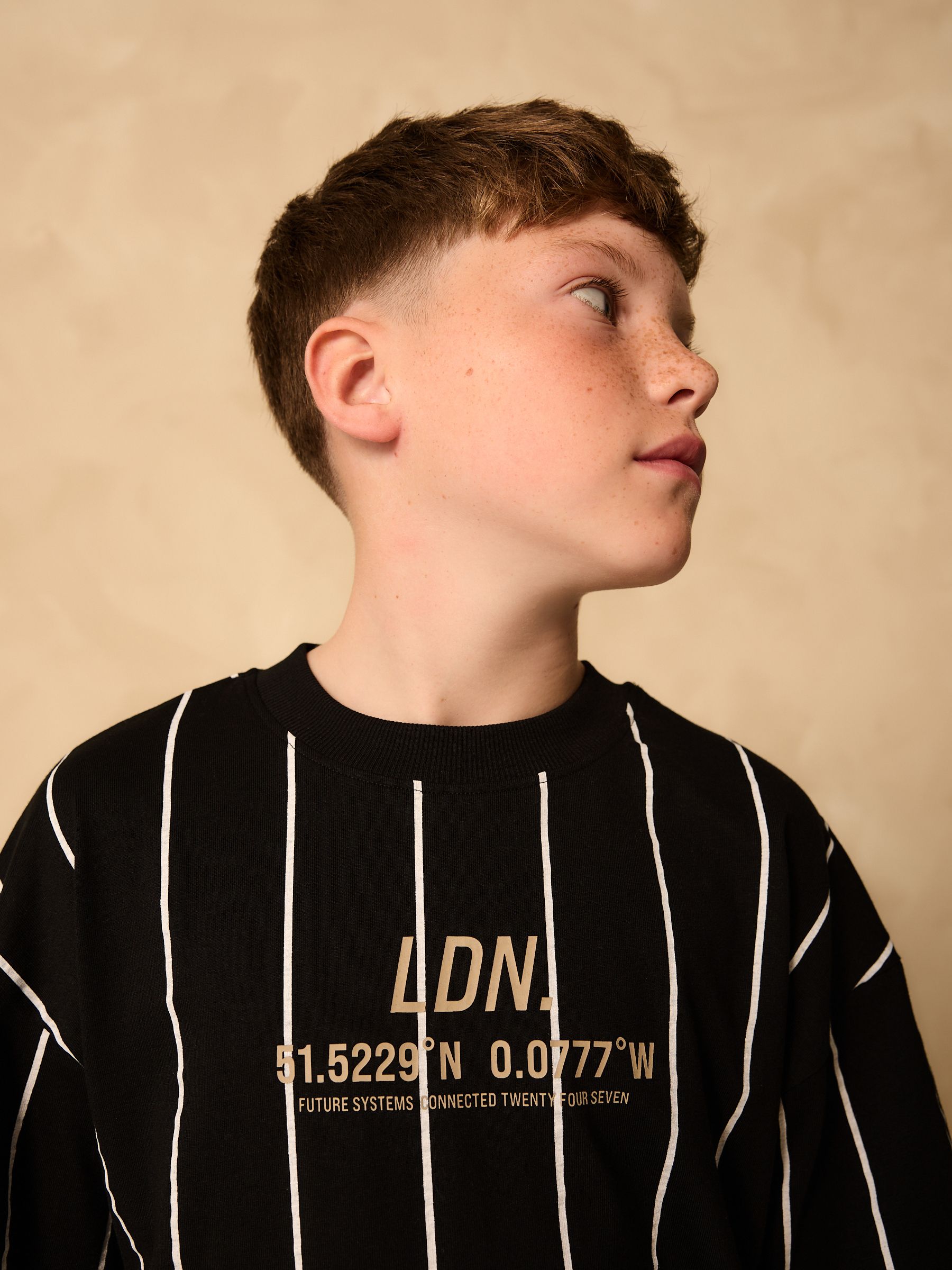 Zwart-witte streep - Ruimvallend T-shirt met print en korte mouwen (3-16 jr)