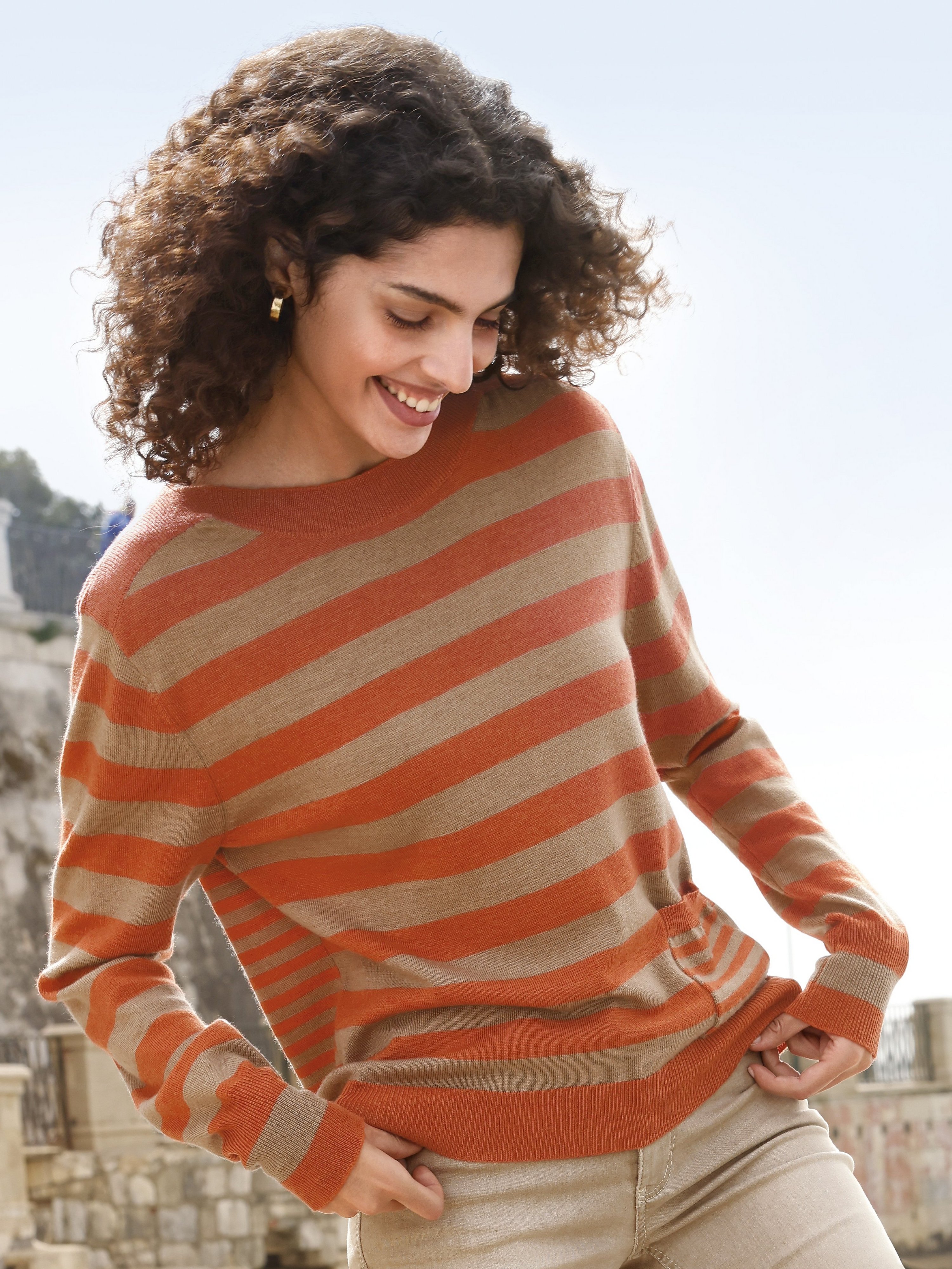 Pullover mit U-Boot-­Ausschnitt