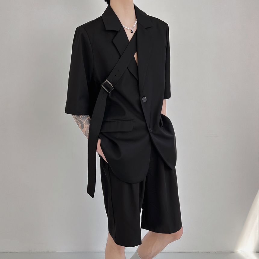 Naideth - Blazer met elleboogmouwen en één rij knopen / Shorts met hoge taille