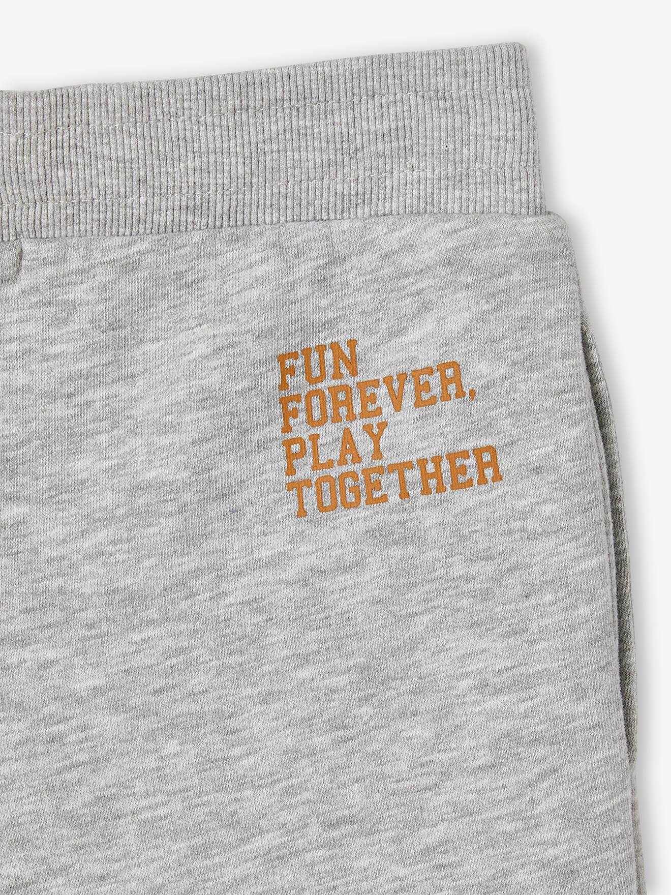 Conjunto de agasalho infantil: camiseta + shorts de moletom cor noz-pecã