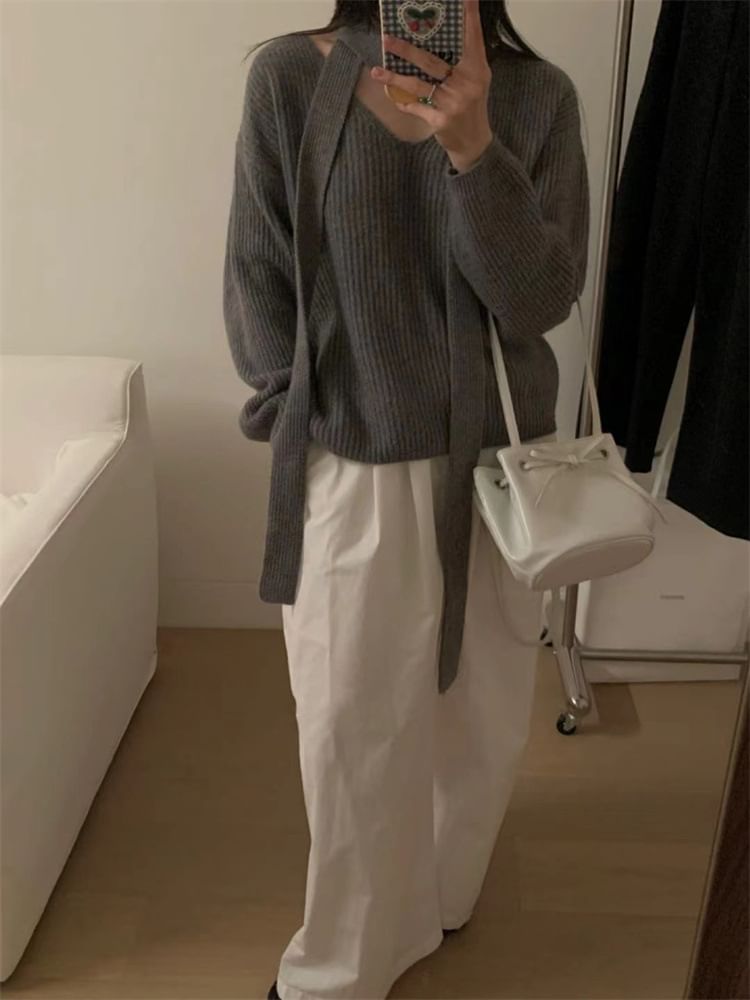 Cloud Nine - Set: V-hals effen geribbelde trui + skinny sjaal