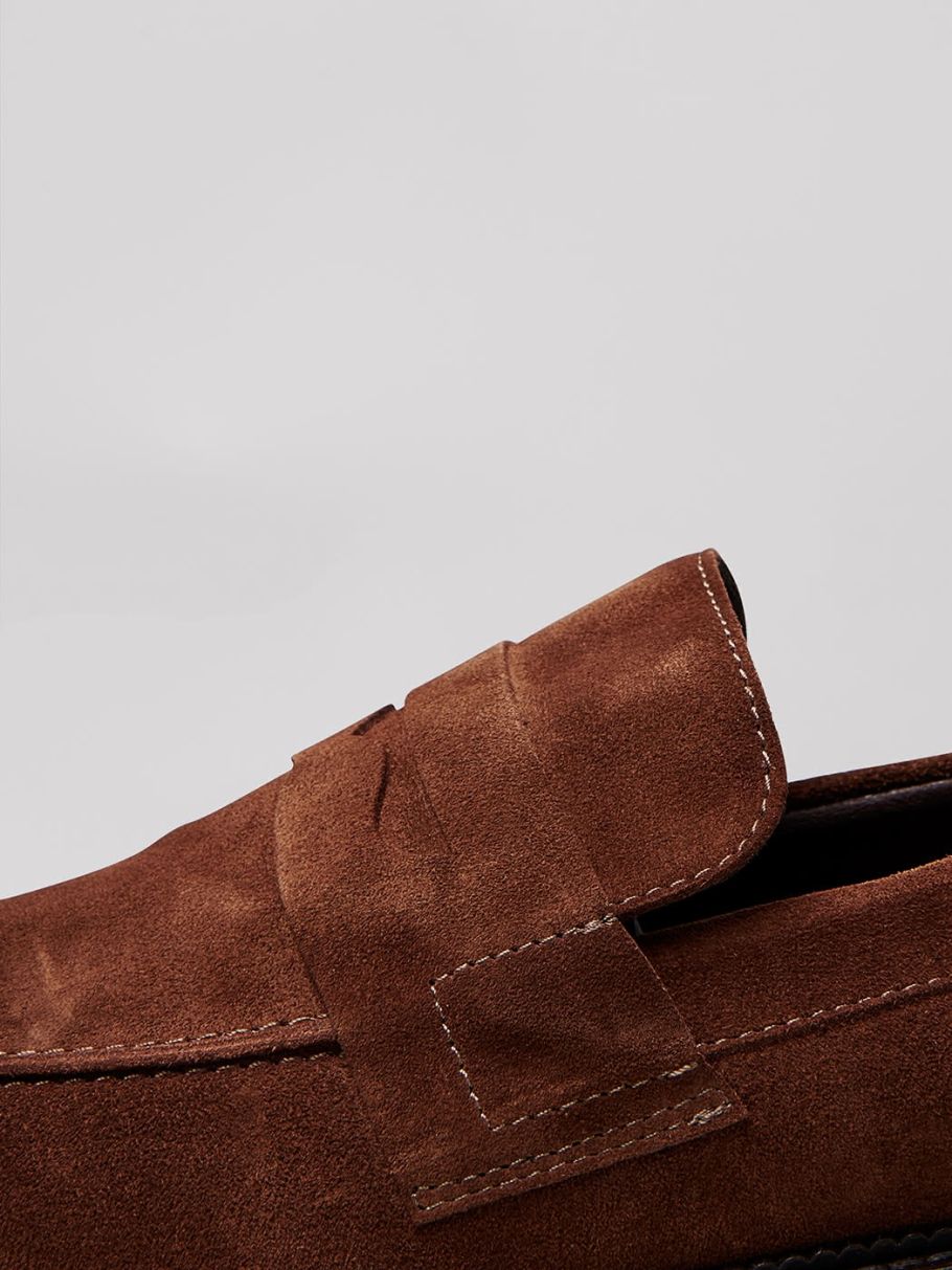 Mocassin penny loafer en cuir suédé