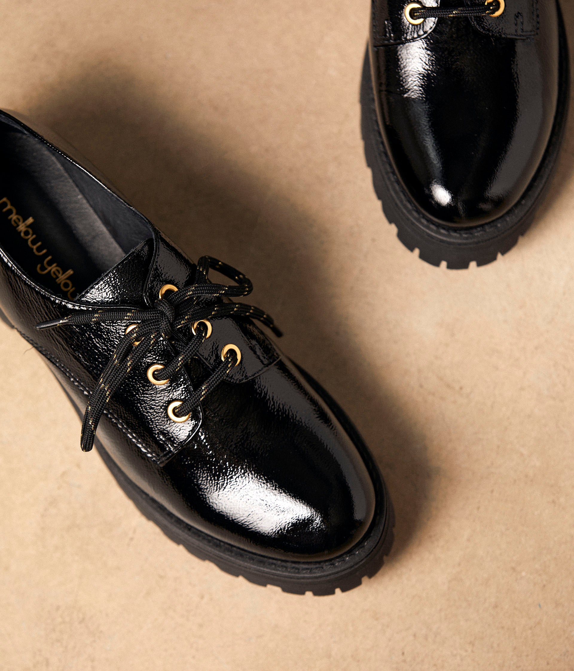 Derbies crantés vernis Anane