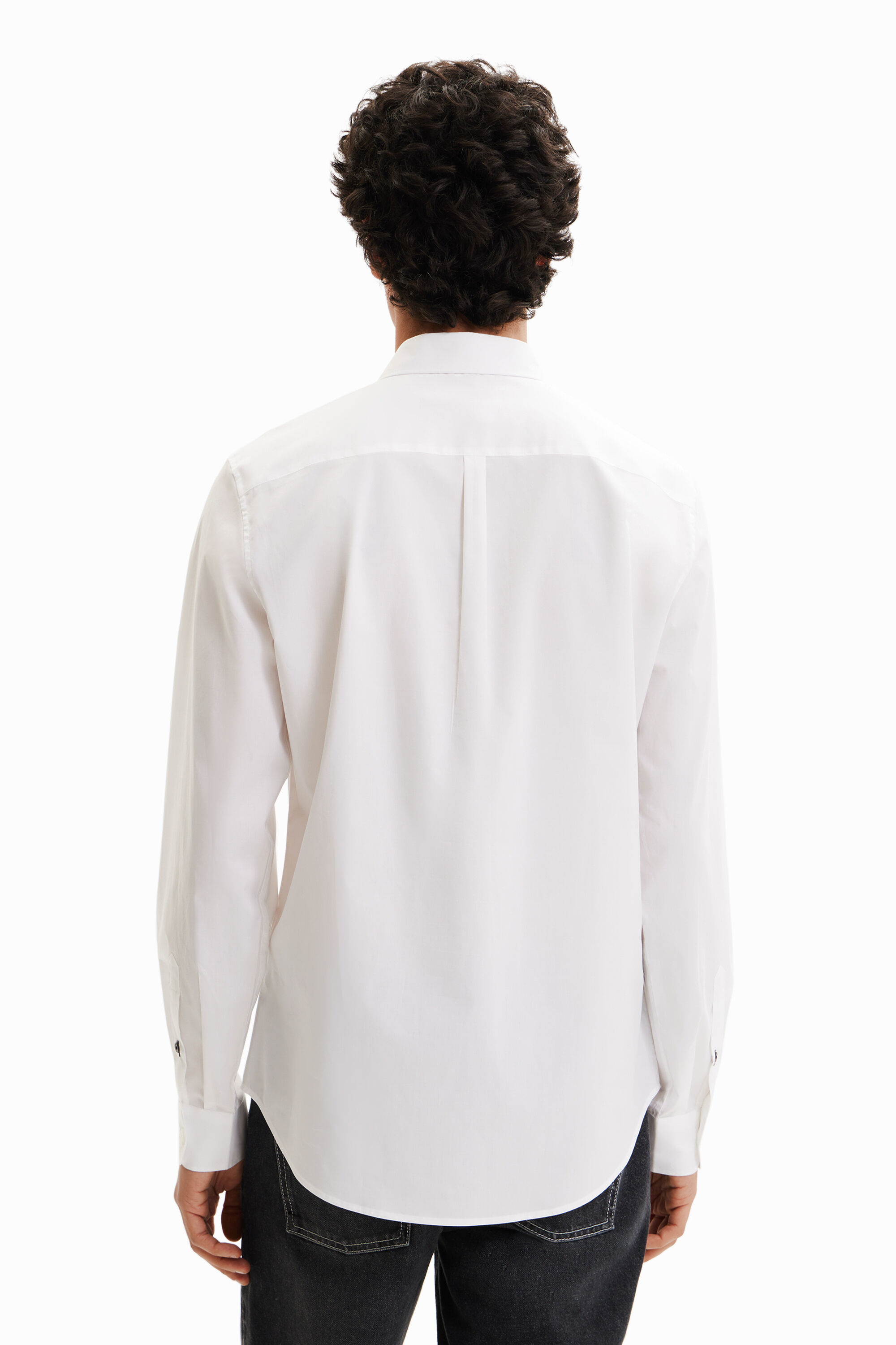 Chemise basique détails contraste