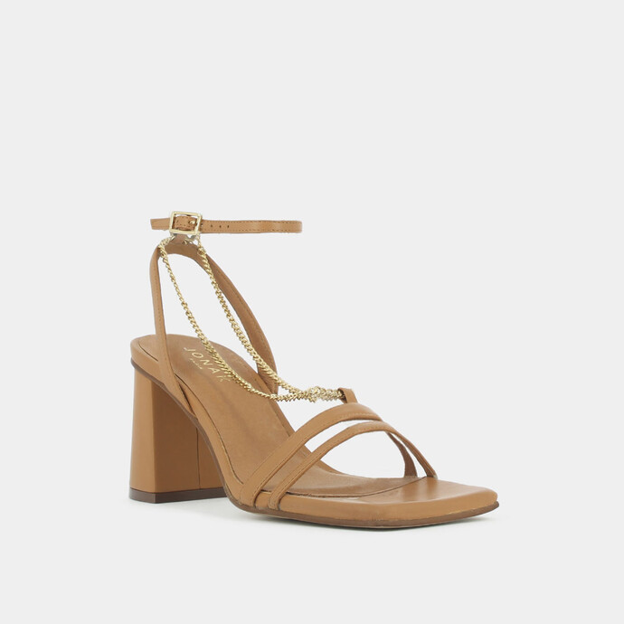 Sandales à talons et chaînes dorées  en cuir camel