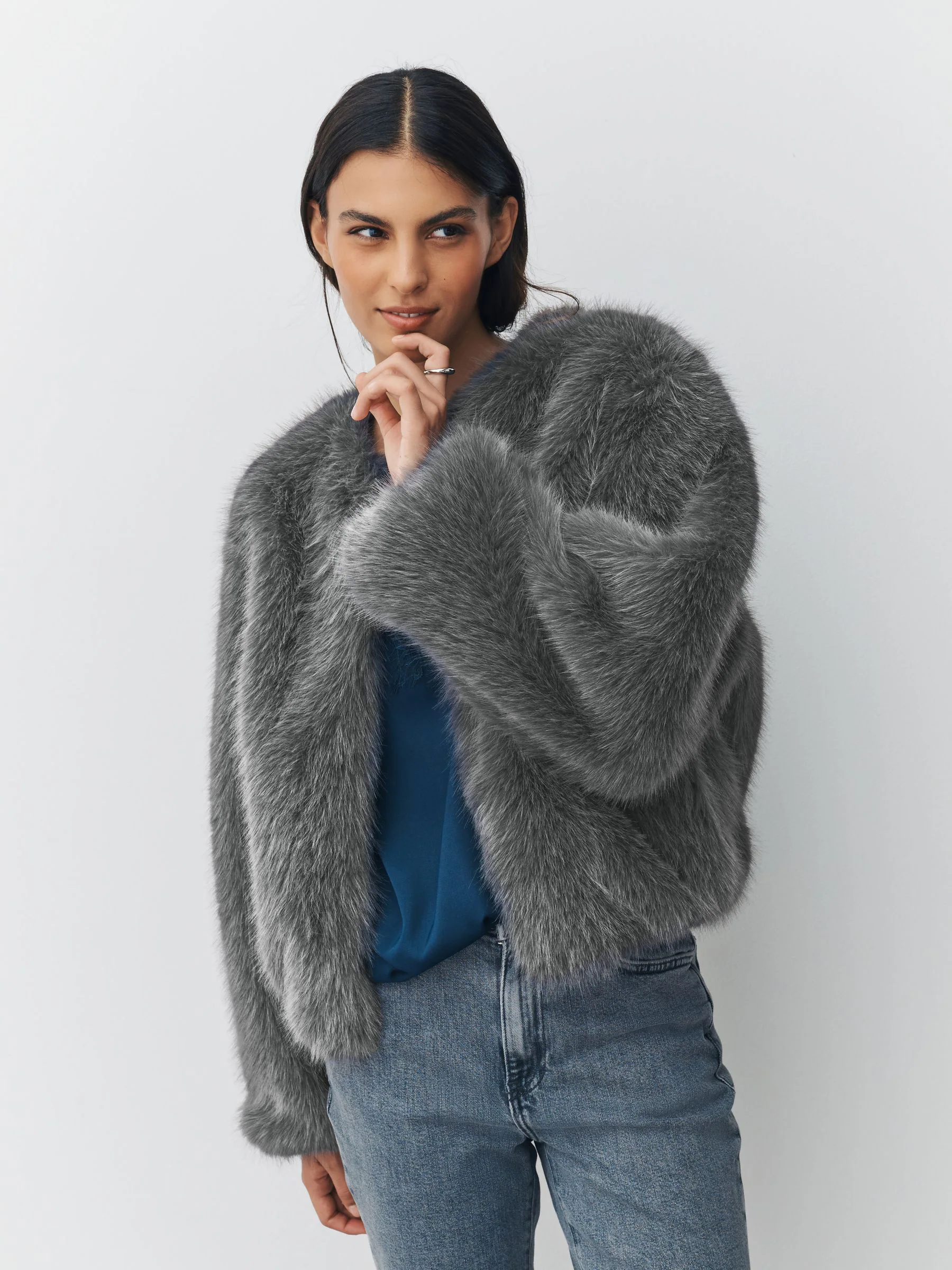 Grijs - Collarless Faux Fur Coat